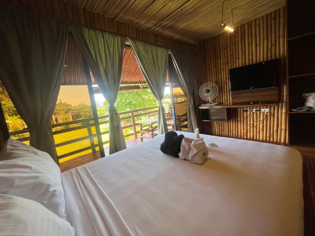Vistapaloma Beach Resort Odiong Ngoại thất bức ảnh