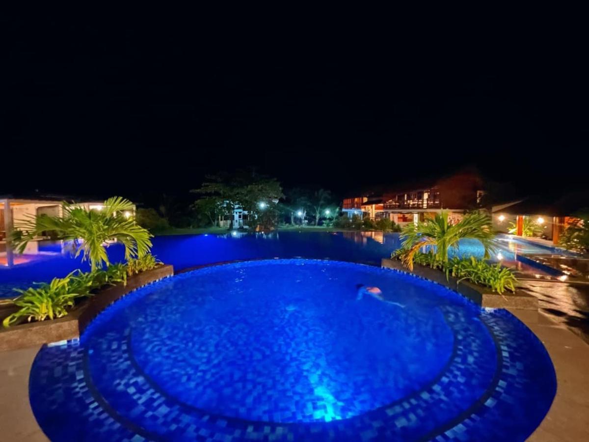 Vistapaloma Beach Resort Odiong Ngoại thất bức ảnh