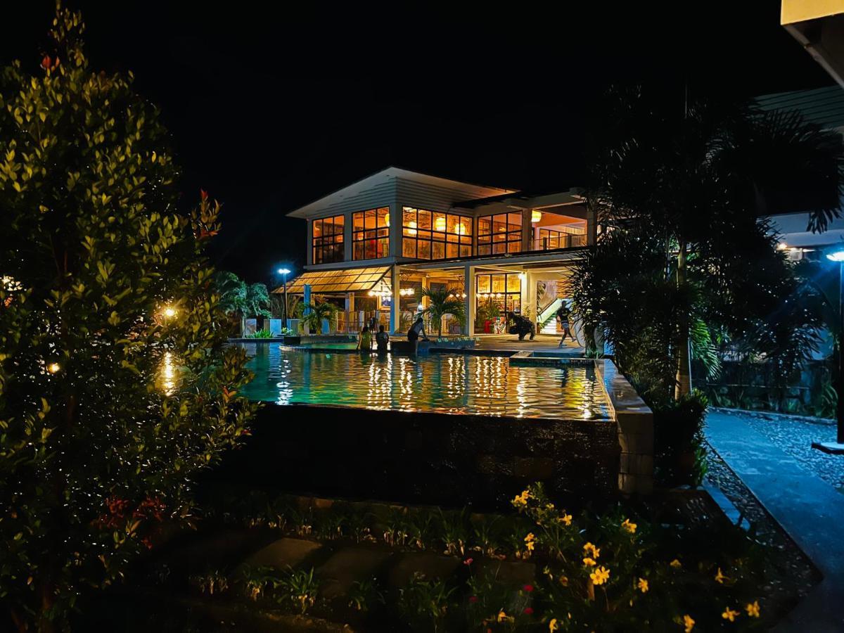 Vistapaloma Beach Resort Odiong Ngoại thất bức ảnh