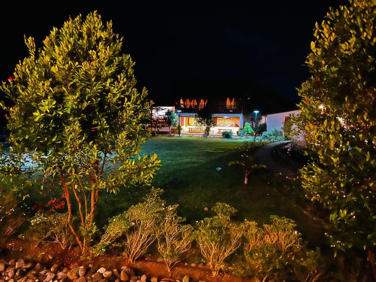 Vistapaloma Beach Resort Odiong Ngoại thất bức ảnh